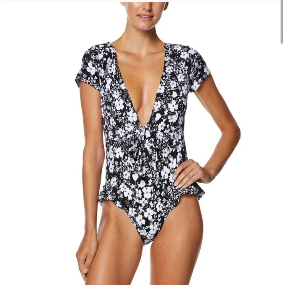 New Avec Les Filles floral short sleeved onepiece swimsuit medium
